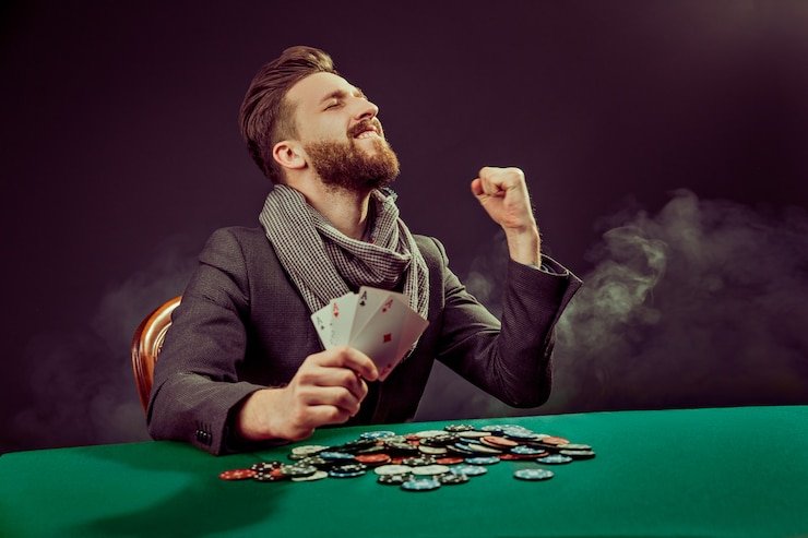 Tips pengguna w175 dalam tema merah esports